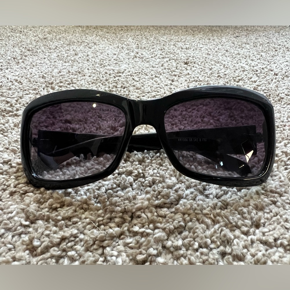 Black rounded square sunglasses
